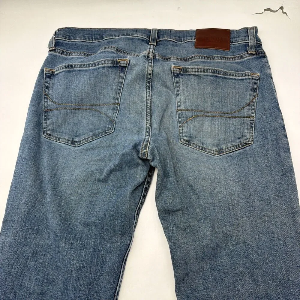 Hollister Jeans Mens Size 32x32 Epic Flex Boot Cut Med Wash Blue Denim Fits